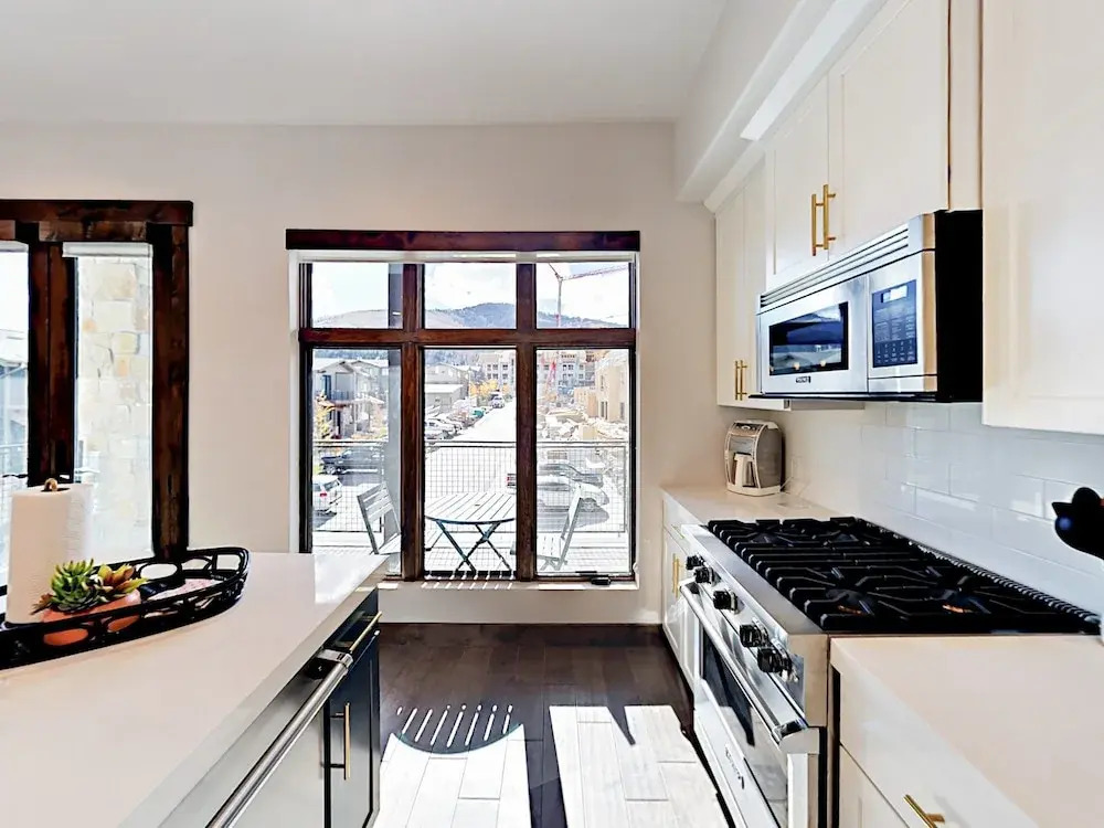 Blackstone Townhouse Unit #2A 2 Bedrooms 2.5 Bathrooms Townhouse