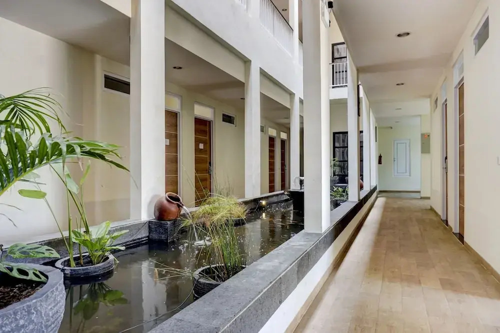 OYO 90629 The Home Srengseng