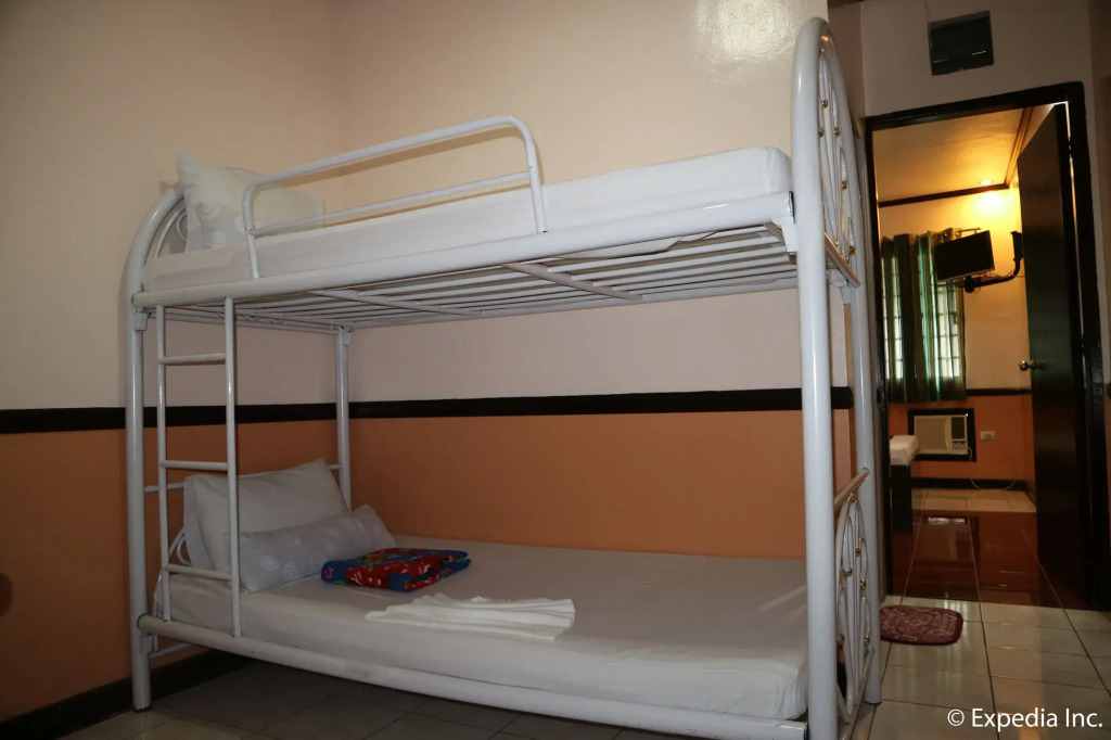 Cool Breeze Hotel and Villas