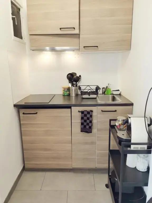 Suite Athéna - Melun gare RER - Balcon et parking
