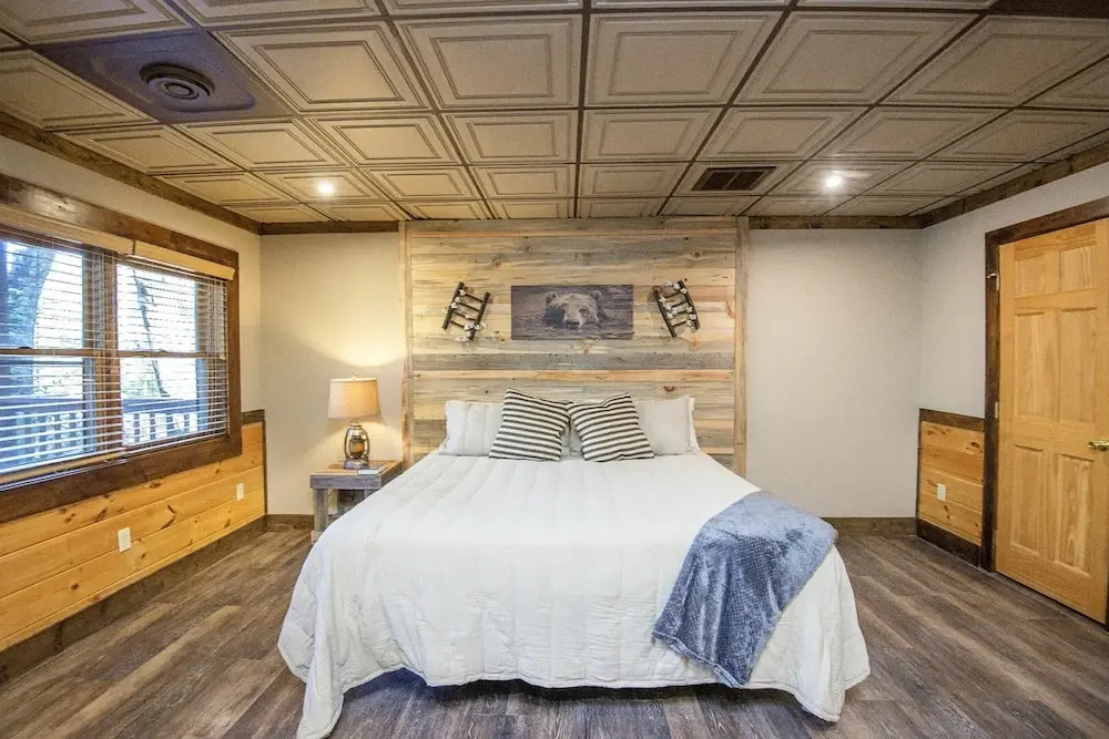 Cuddlin Up by Heritage Cabin Rentals