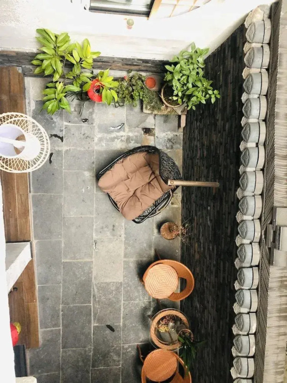 Fenghuang Little Bear Family Guest House