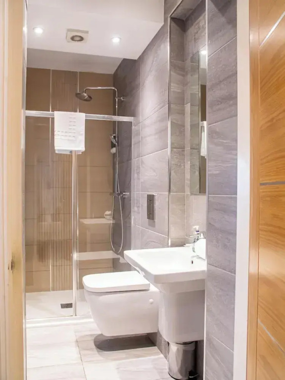Ebenezer Street Retreat - Spacious 4 Bedroom House