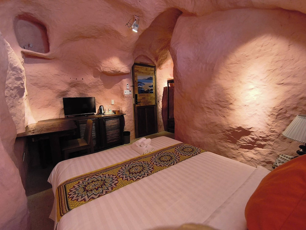 OXY Cave Homestay Mũi Né
