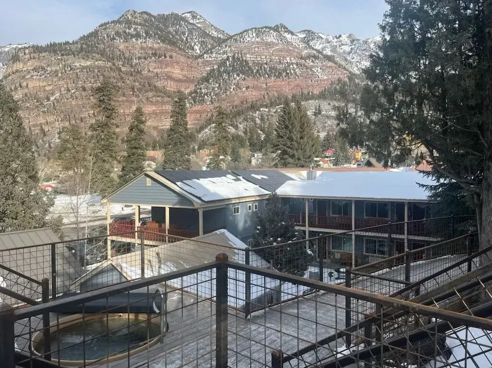 Box Canyon Lodge and Hot Springs