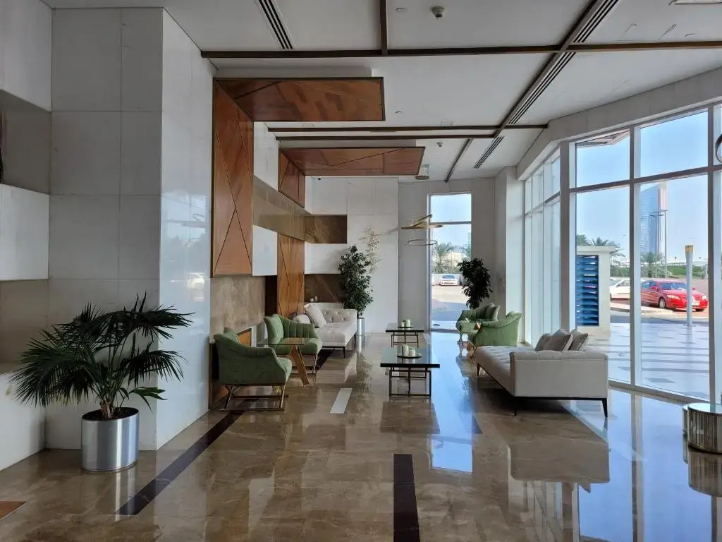 RH- Cozy 1 BR Duplex in X1 Tower