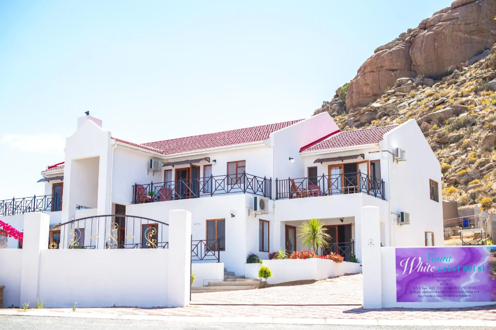 Nama White Guesthouse