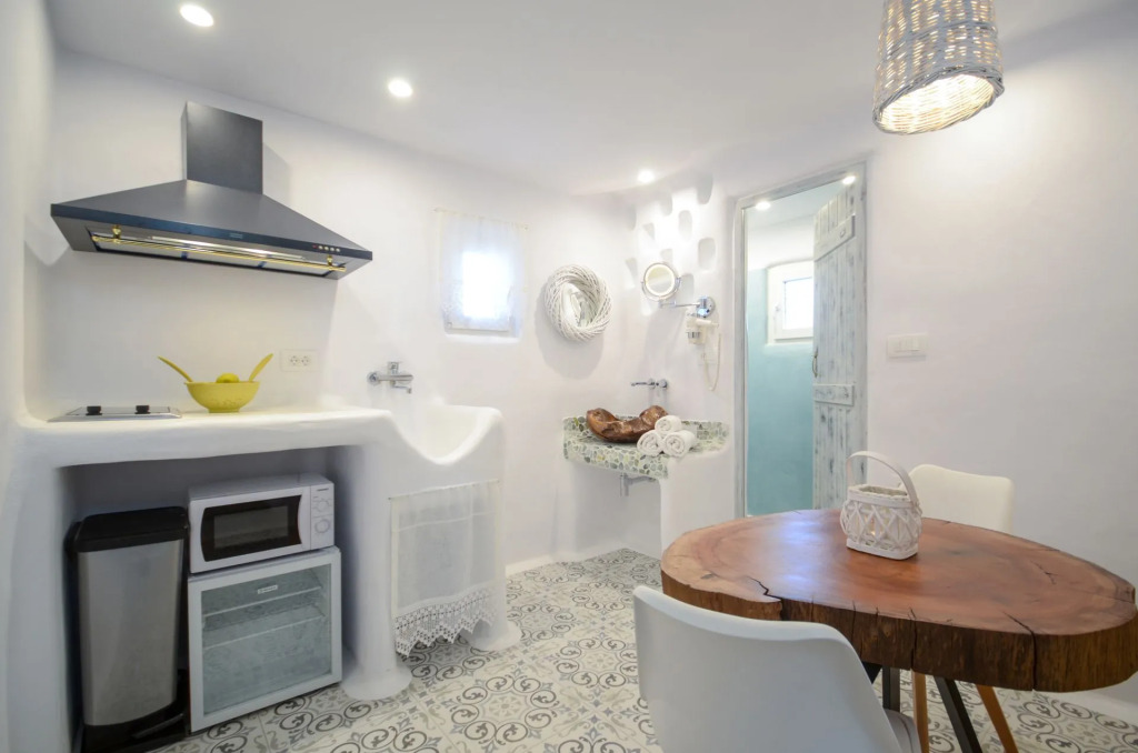 Naxos Island Escape Suites