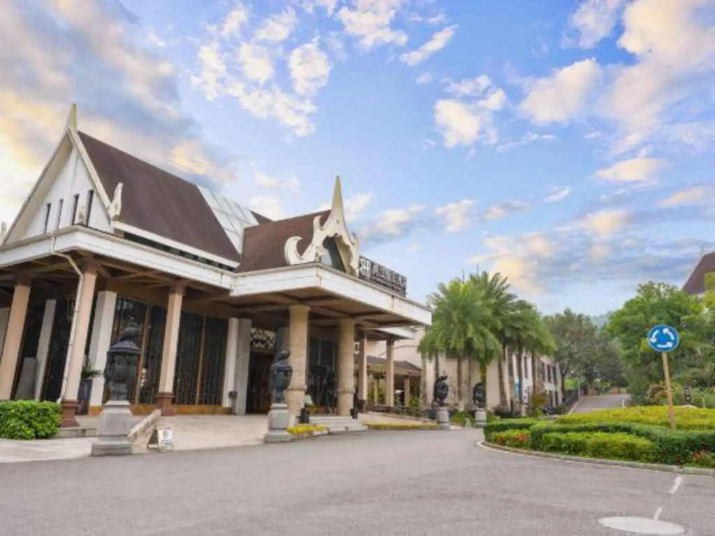 River & Holiday Hotel