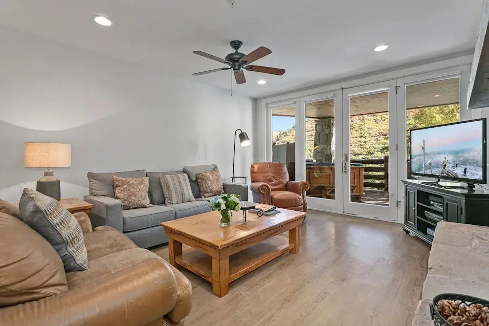 Trail's End Lodge at Deer Valley Resort - Two Bedroom Residence with Den and Spa #103 2 Condo