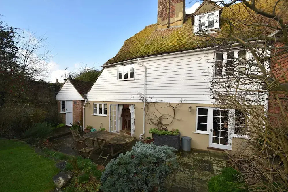 Whitefriars, Rye - central location with parking for 3 cars - large family home