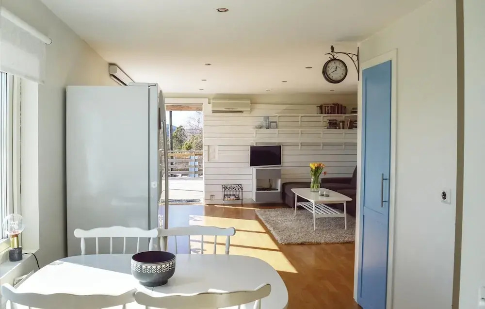Amazing Home In Uddevalla With Kitchen