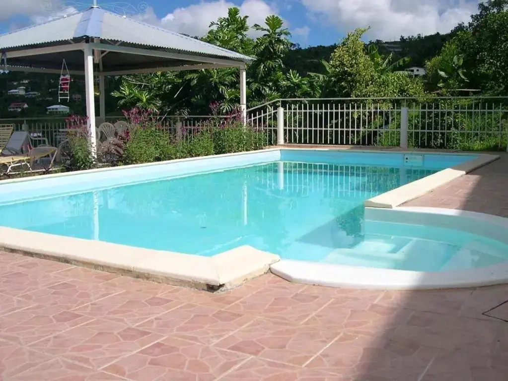 Appartement de 2 chambres avec vue sur la mer piscine partagee et terrasse amenagee a Sainte Luce a 4 km de la plage