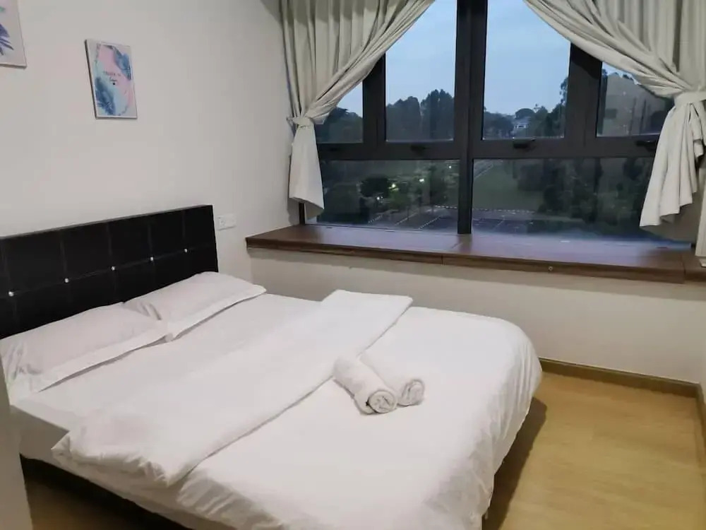 Cityview 2BR Country Garden Danga Bay @ Natol