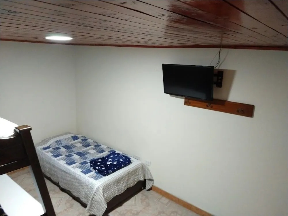 Hostal FIND LAND & A REST