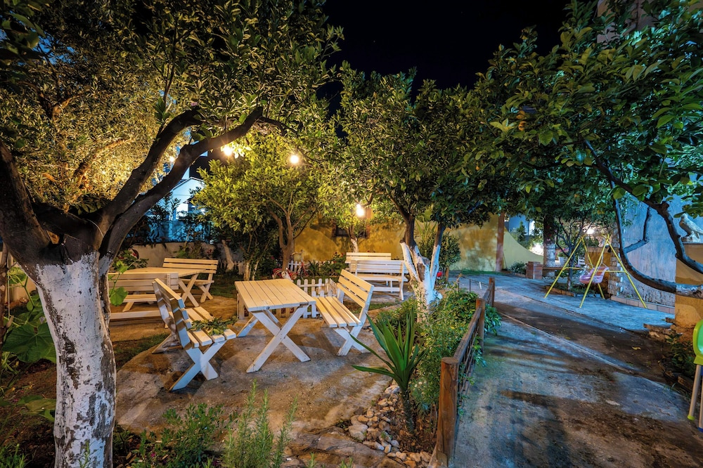 Flower Garden Villa