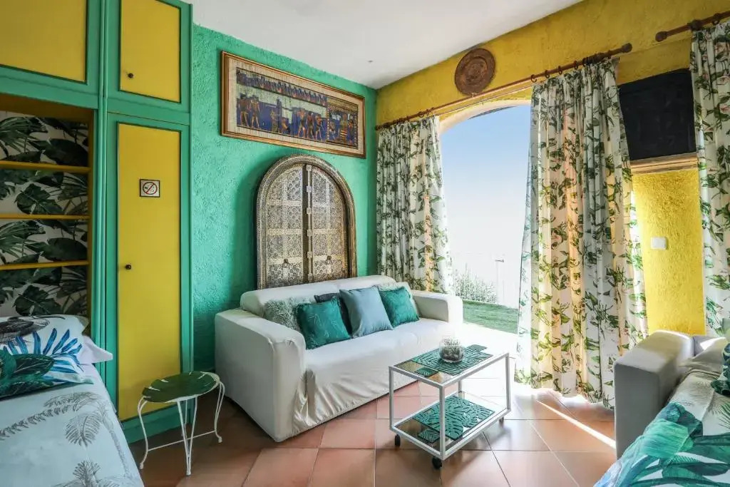 Studio en bord de mer à Menton avec piscine privée 80 m²