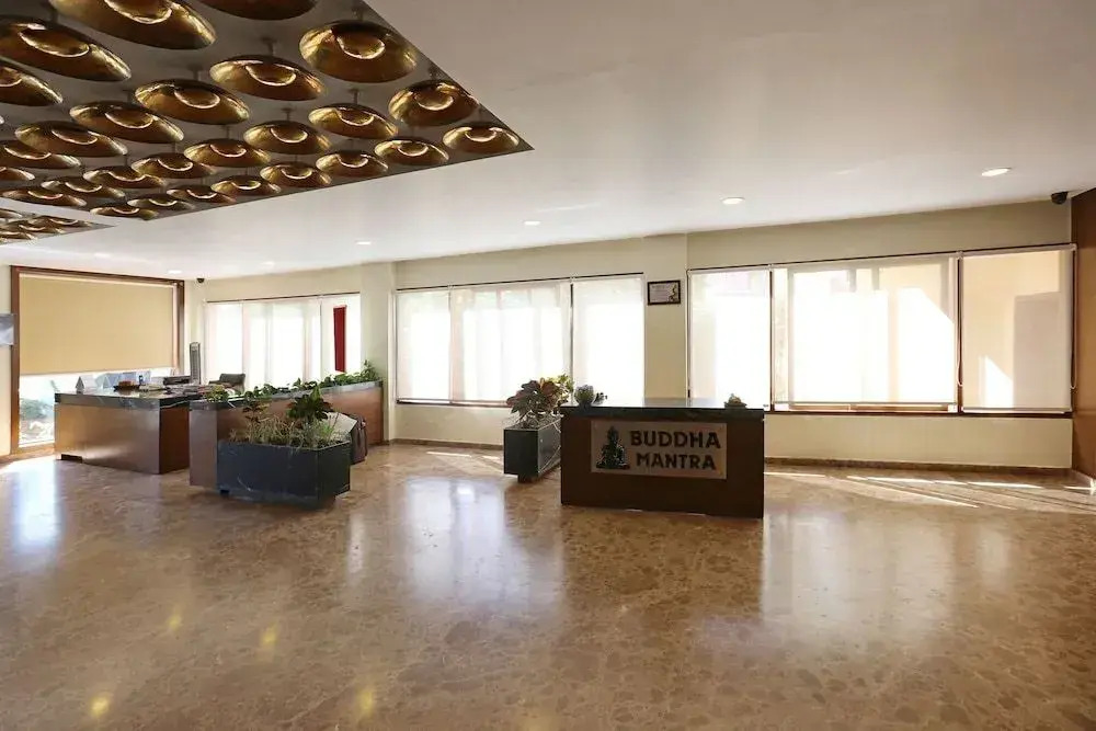OYO 8600 Hotel Deepali Executive
