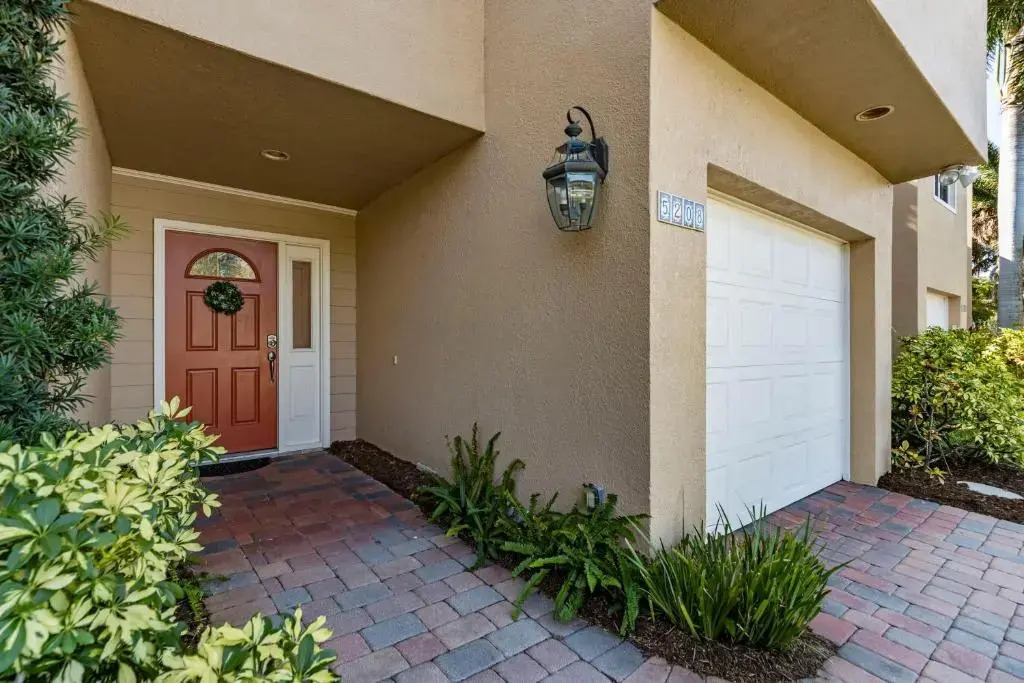 Siesta Avenida Townhome 5208