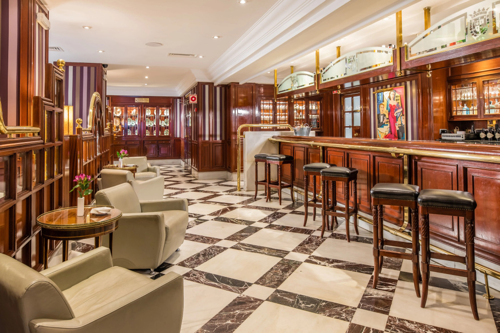 Отель Sercotel Gran Hotel Conde Duque