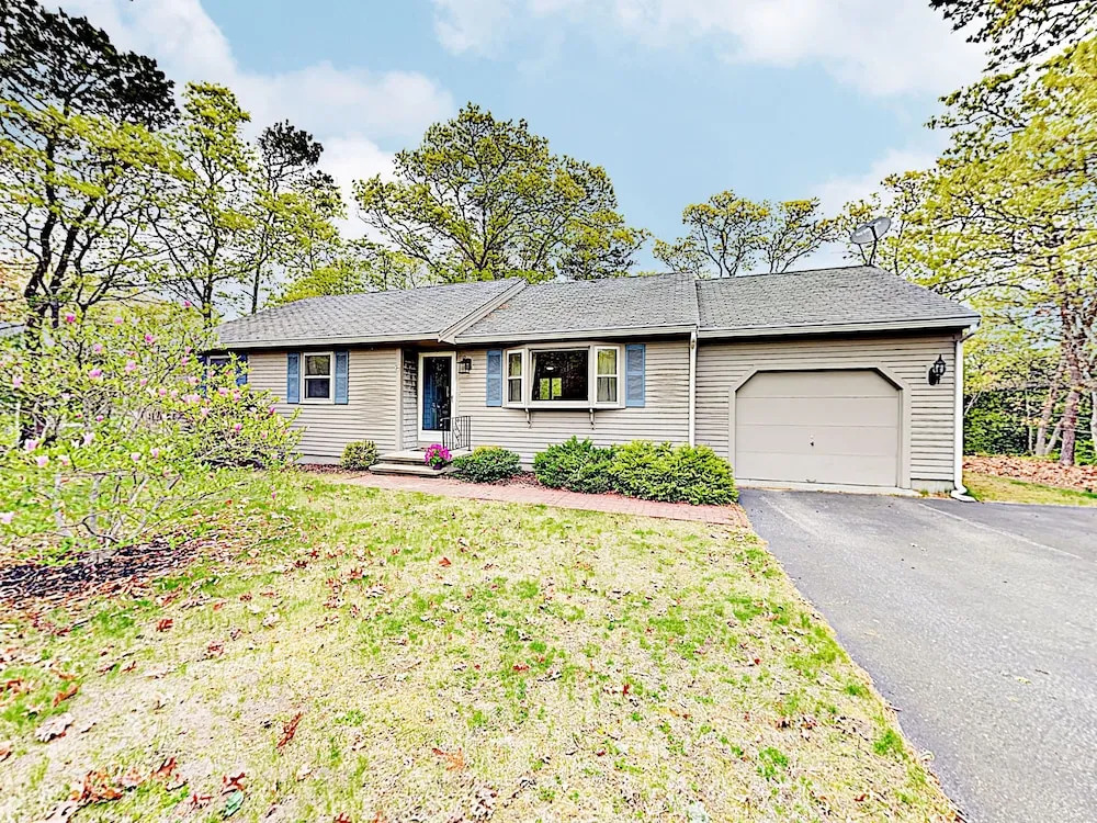 New Listing! Spacious On Hinkleys Pond 3 Bedroom Home