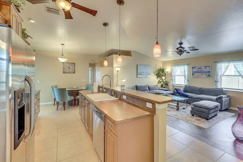 Family Fun! Spacious Home in Cape Coral