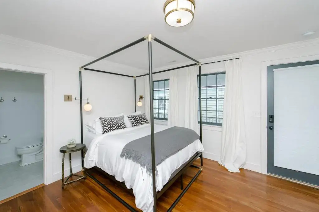 Guesthouse Charleston WEST 62 and 64