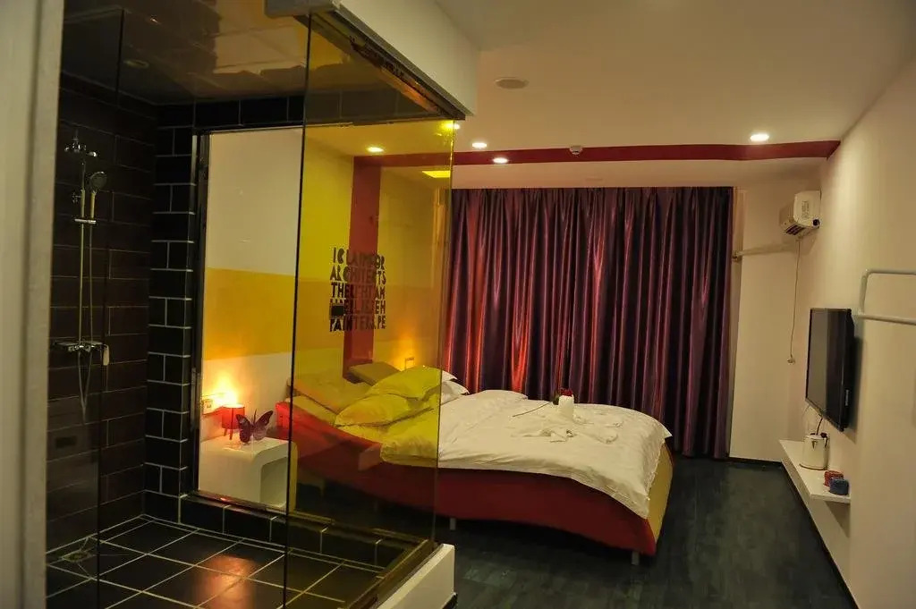 Eaka Hotel