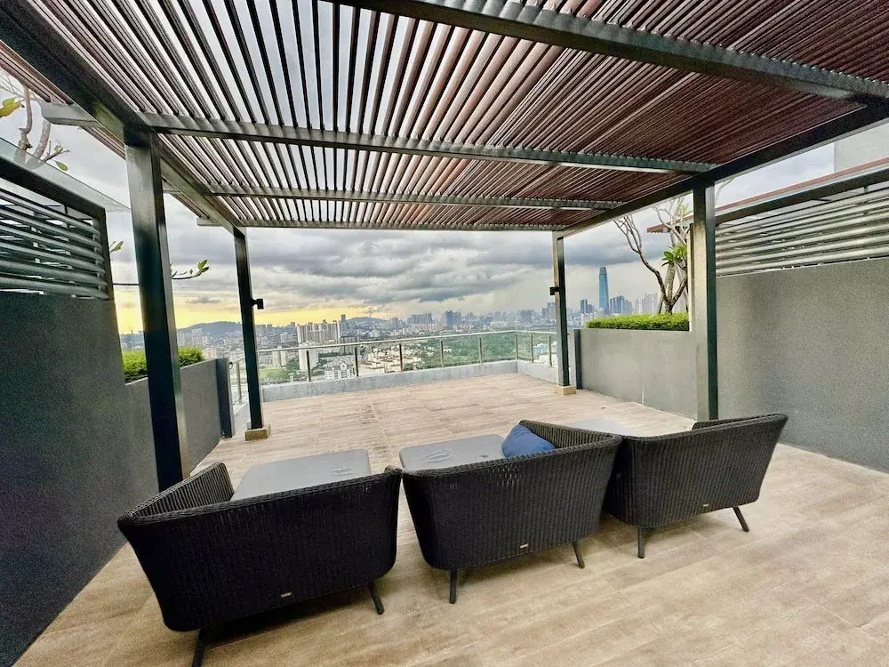 Neu Suites Service Apartment