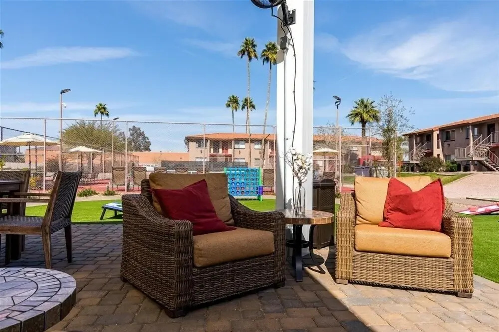 104 Fully Furnished 1BR Suite-Outdoor Pool! by RedAwning