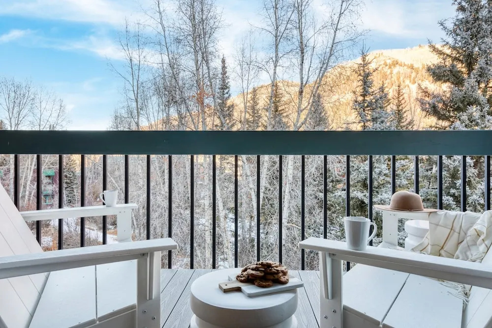 Pandora by Avantstay Modern Mountain Escape in Great Location @ Entrance of Bear Creek Trail