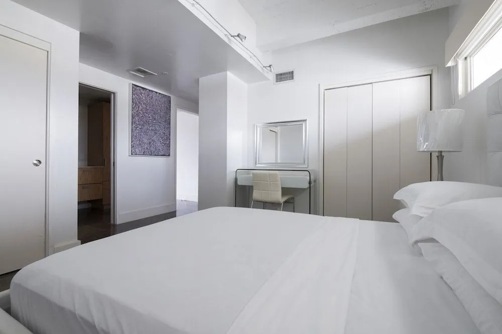 The Netherland R5F - Ocean Drive Condo