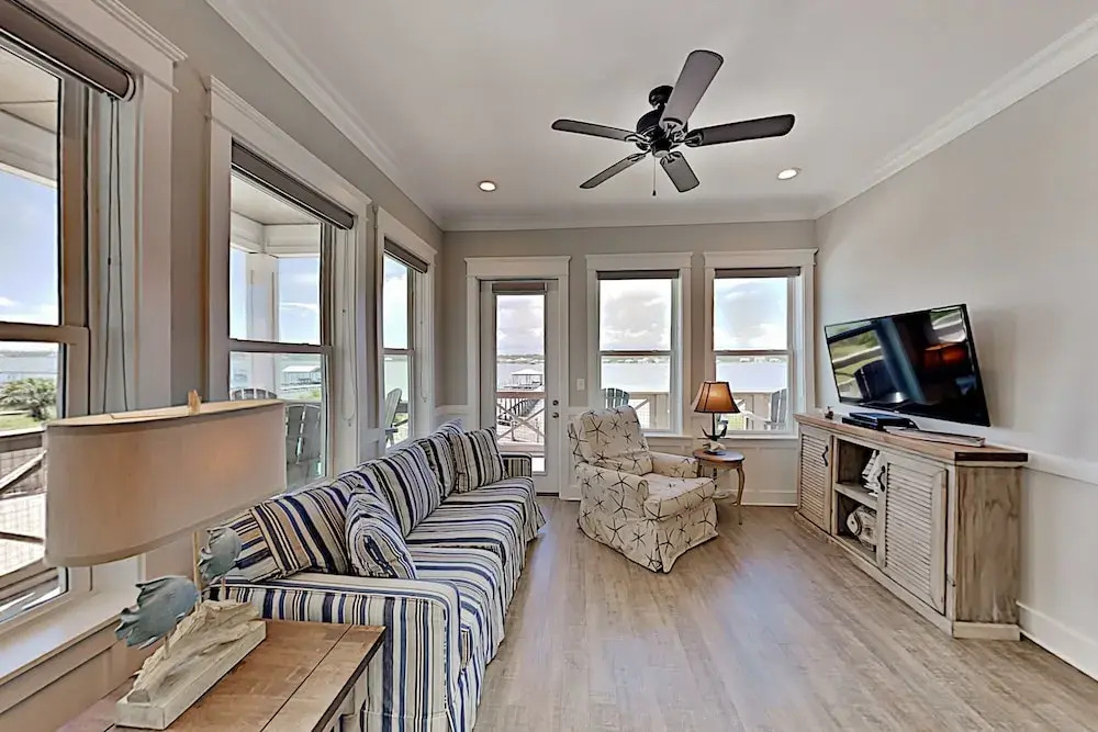 All-suite Laguna Paradise W/ Pool, Dock & Pier 2 Bedroom Townhouse