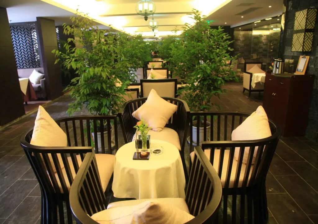 Baihai Holiday Inn