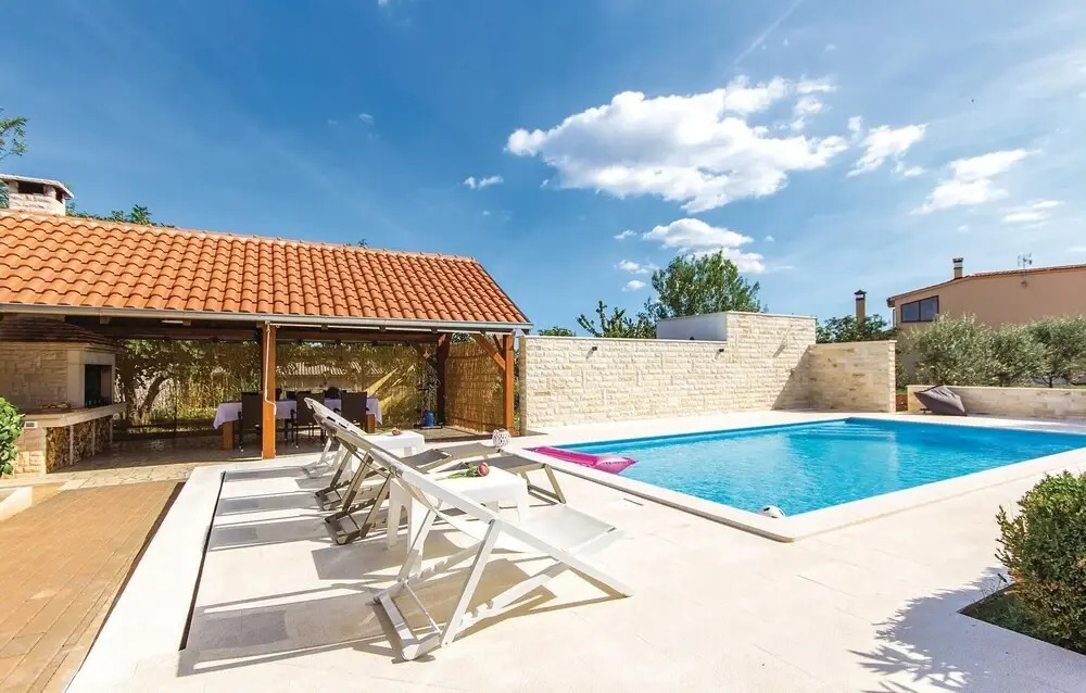 Beautiful Home in Marcana With Wifi and 3 Bedrooms
