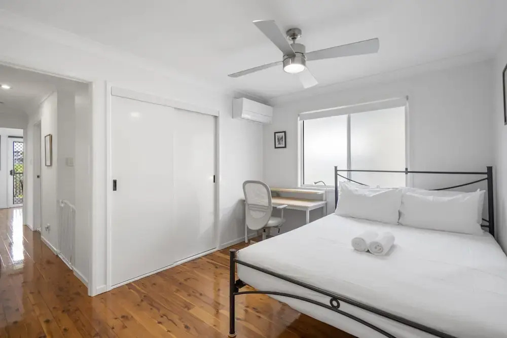 Bright 3-bed Home in Leafy Annerley
