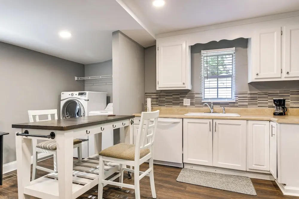 Durham Home w/ Screened Porch ~ 3 Mi to Downtown!