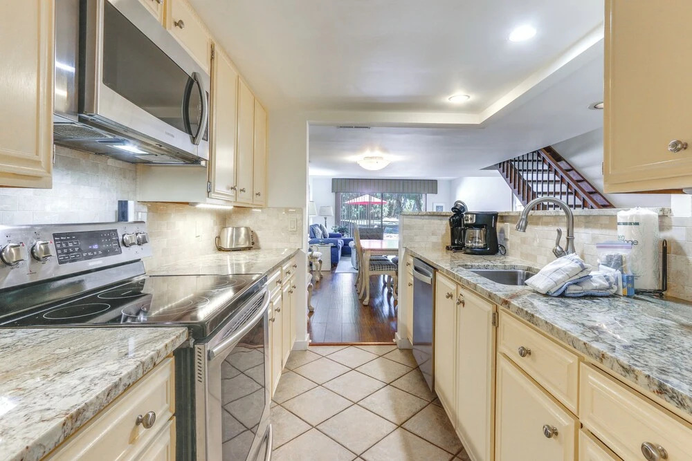 Golf Course Views & Beach Access: Shipyard Villa