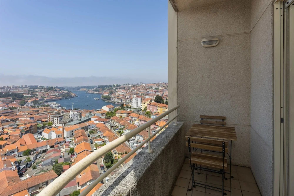 Liiiving in Gaia - Douro Balcony View