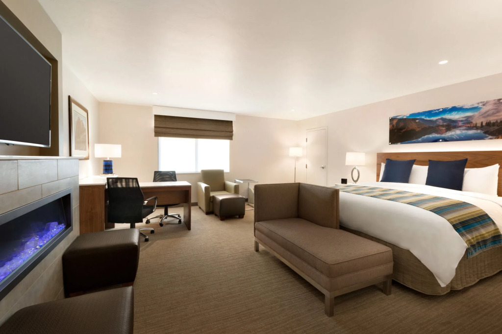 Delta Hotels by Marriott Helena Colonial