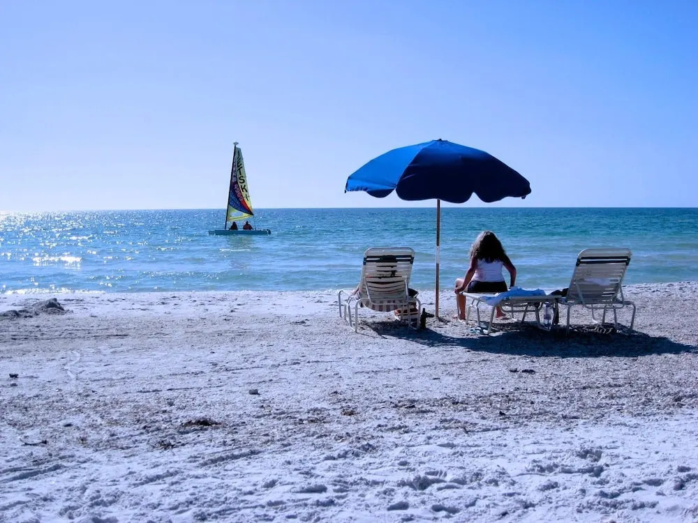Anna Maria Island Beach Palms 8B