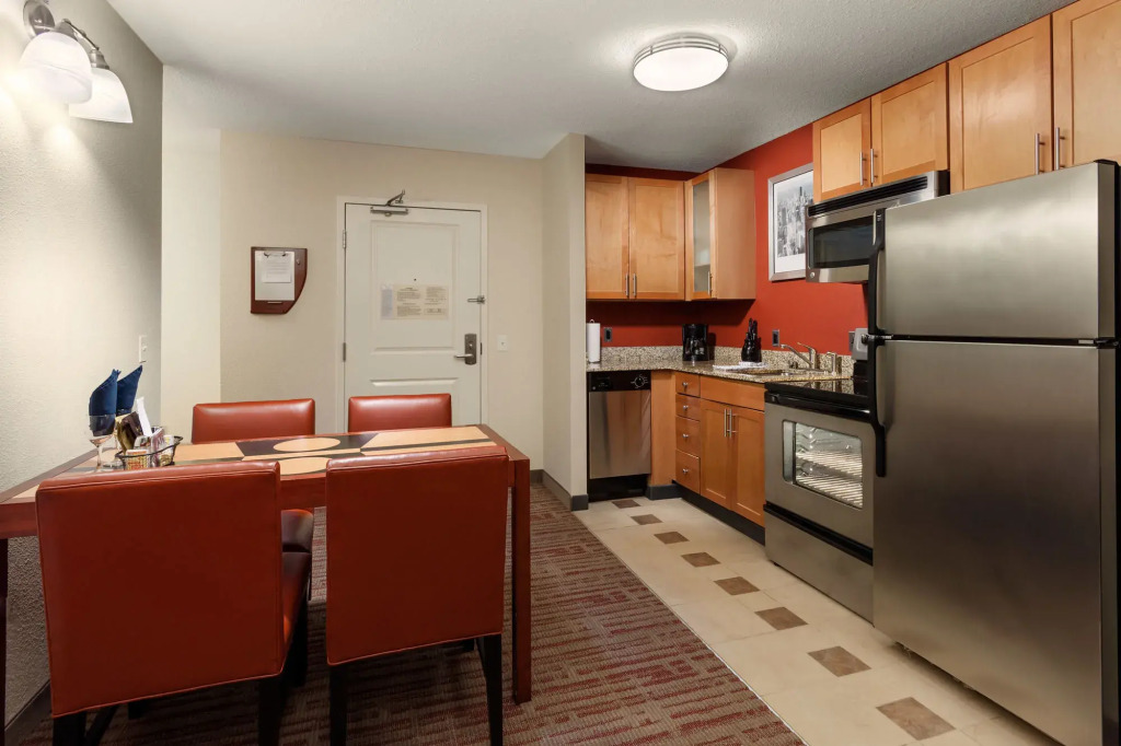 Residence Inn by Marriott Chicago Downtown/River North