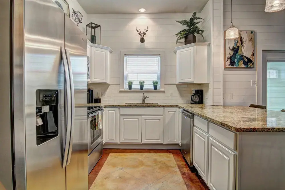 7th Sunrise 3 Bedroom Condo by RedAwning
