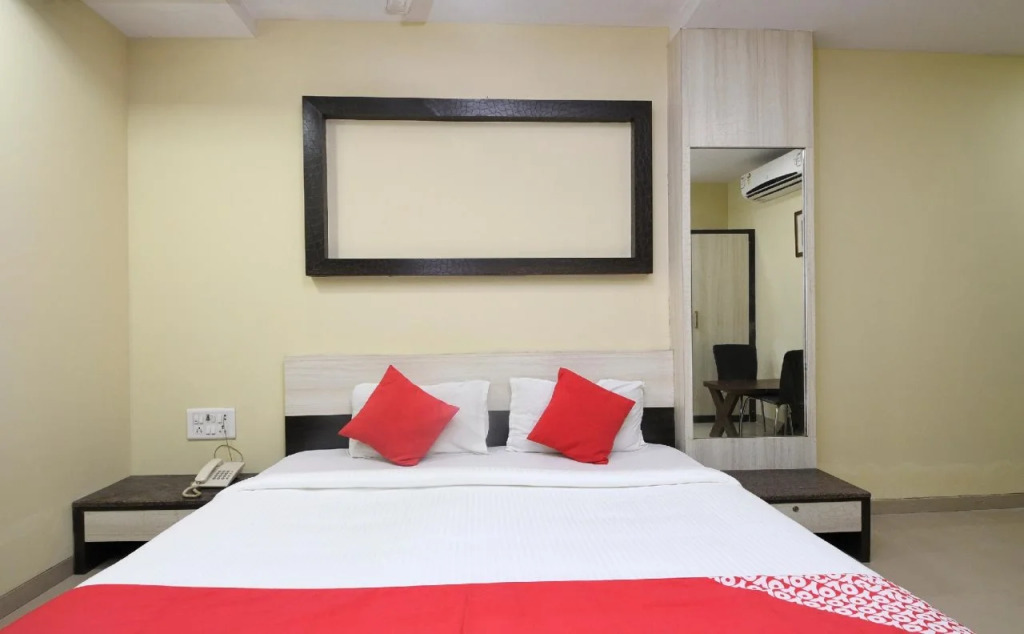 Shree Krishna Palace by OYO Rooms