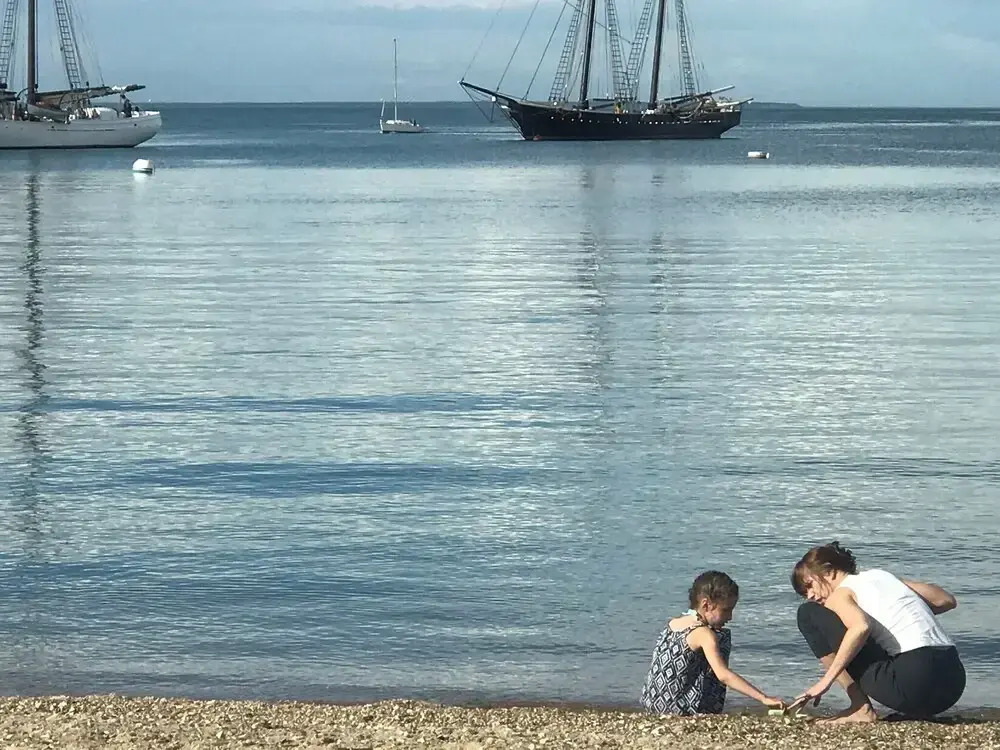 Vineyard Harbor Motel - Private Beach