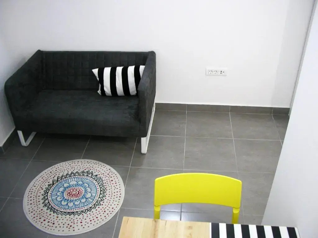 Issa apartment