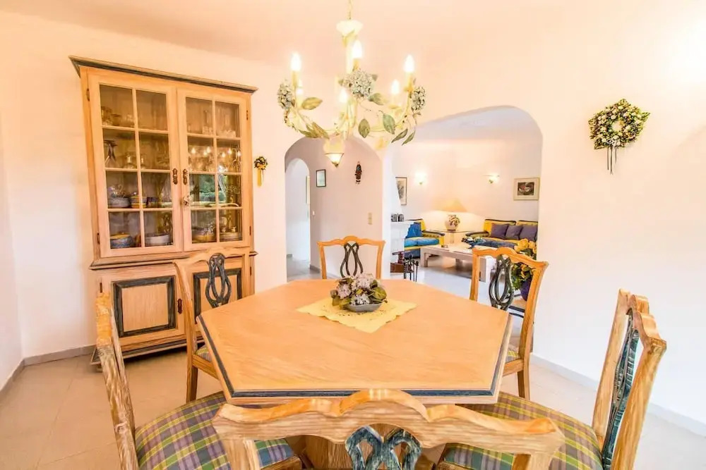 Stunning 3-bed Villa in Albufeira