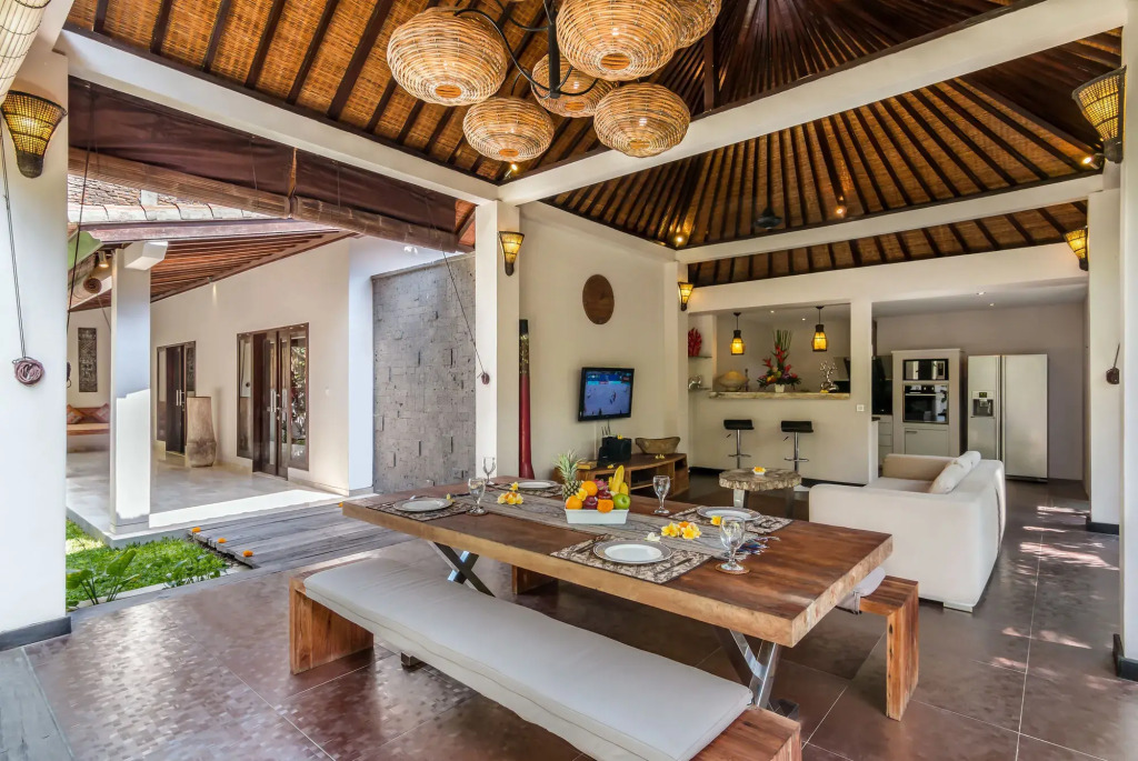 Villa Koala, 2BR Private Pool Villa near Seminyak Best Nightlife and W