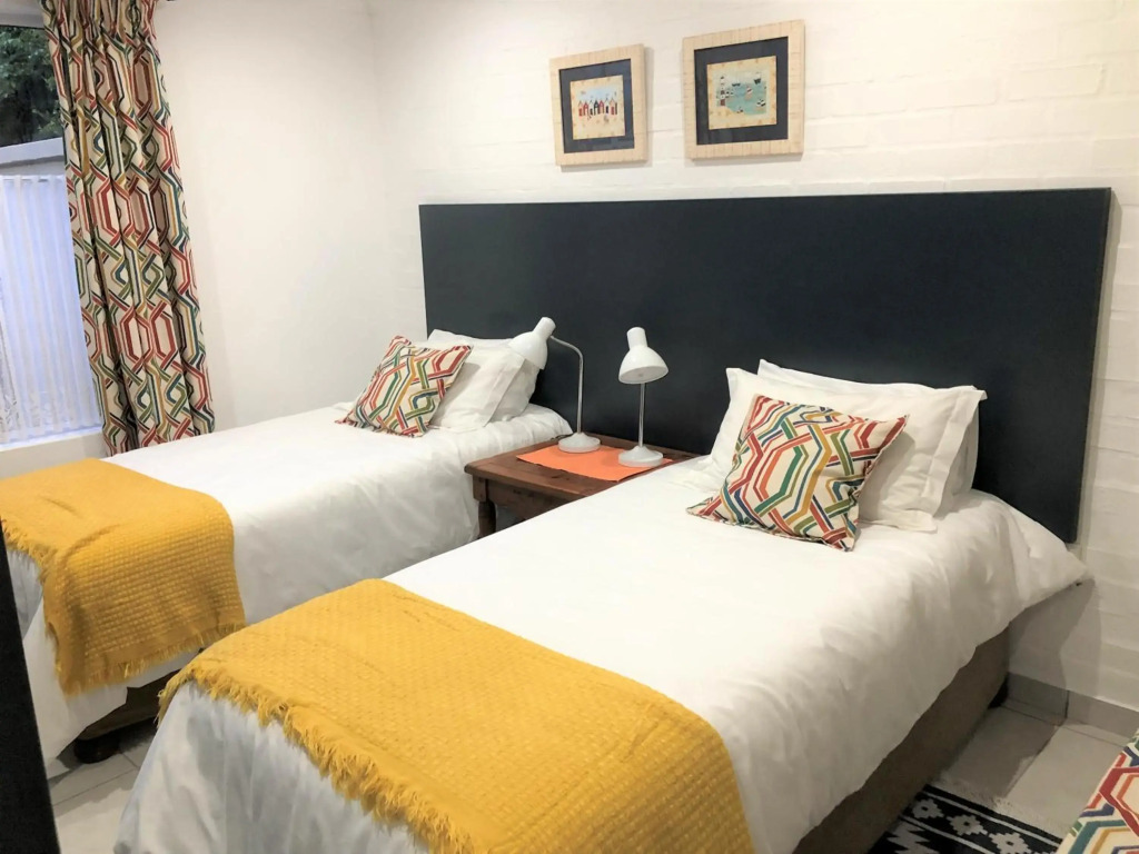 Baylight Accommodation 3 Selfcatering 1 bedroom apartment sleeps 4