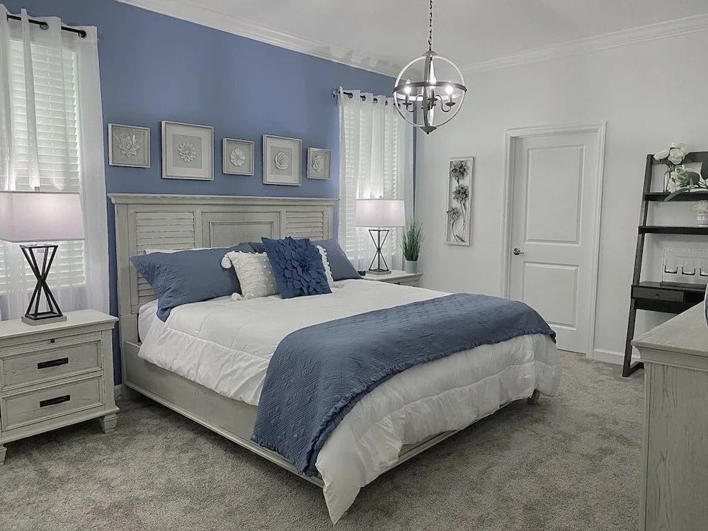 Beautiful Brand New Waterfront Retreat!1689st 8 Bedroom Home by RedAwning
